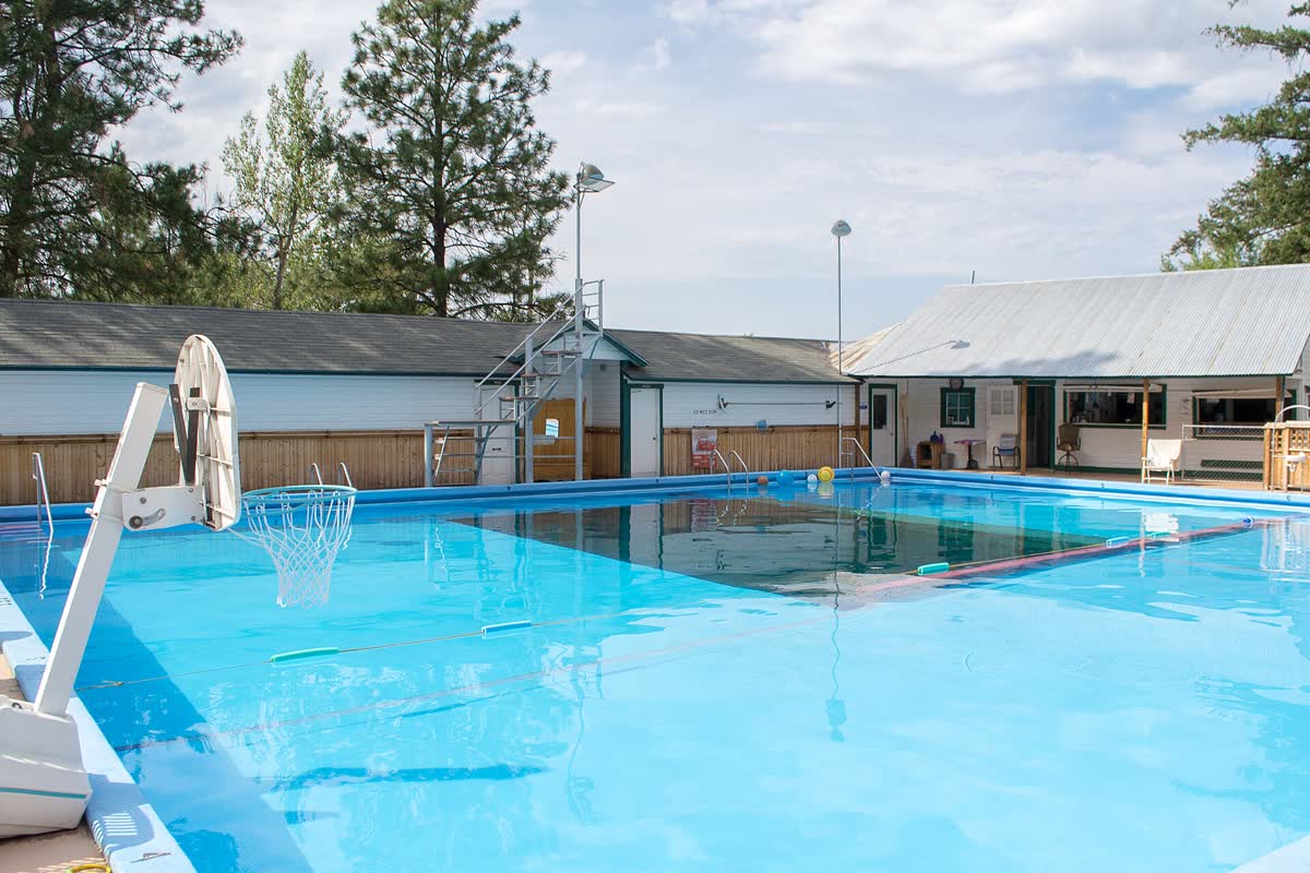 Cove Warm Springs, Oregon