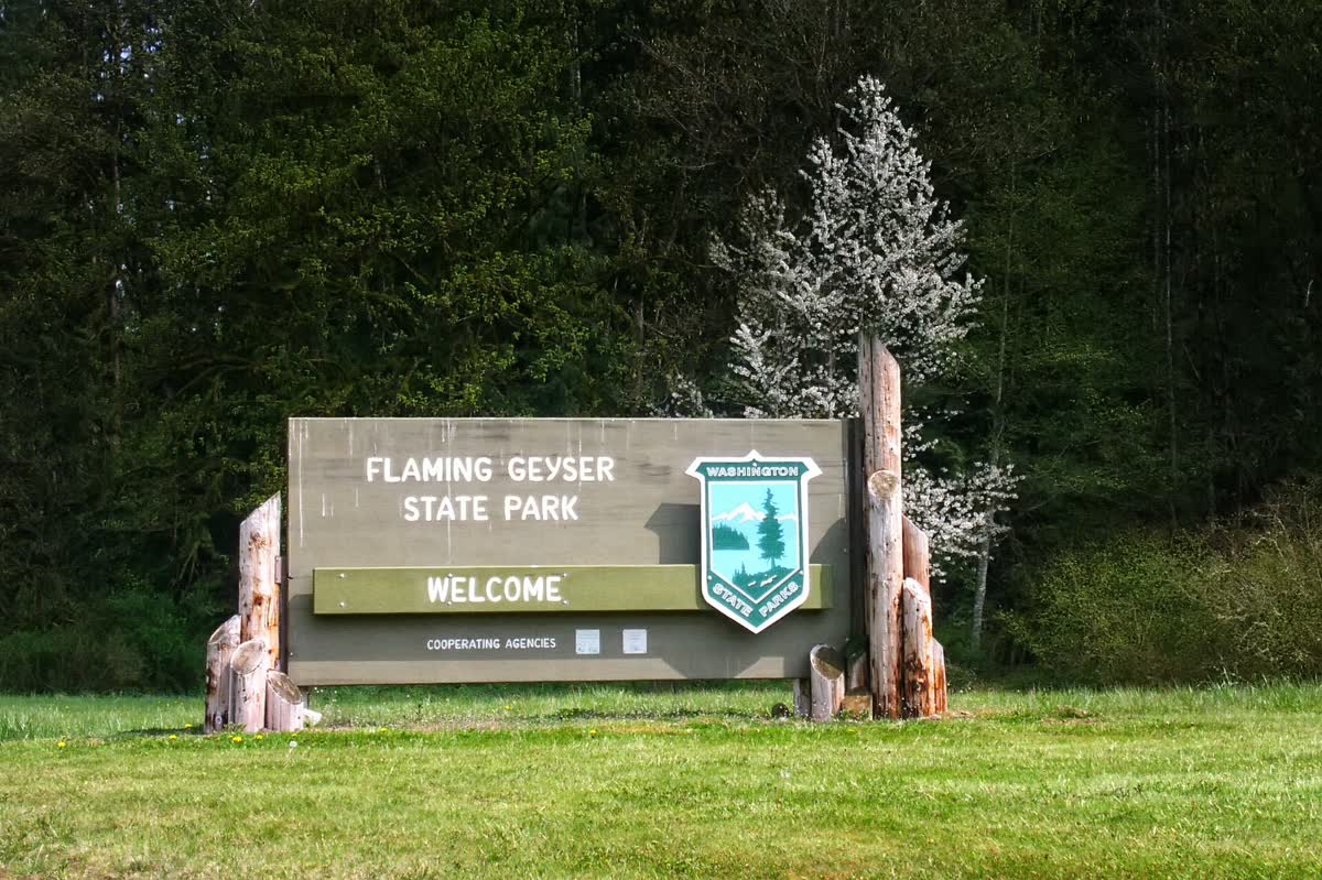 Flaming Geyser State Park, Washington