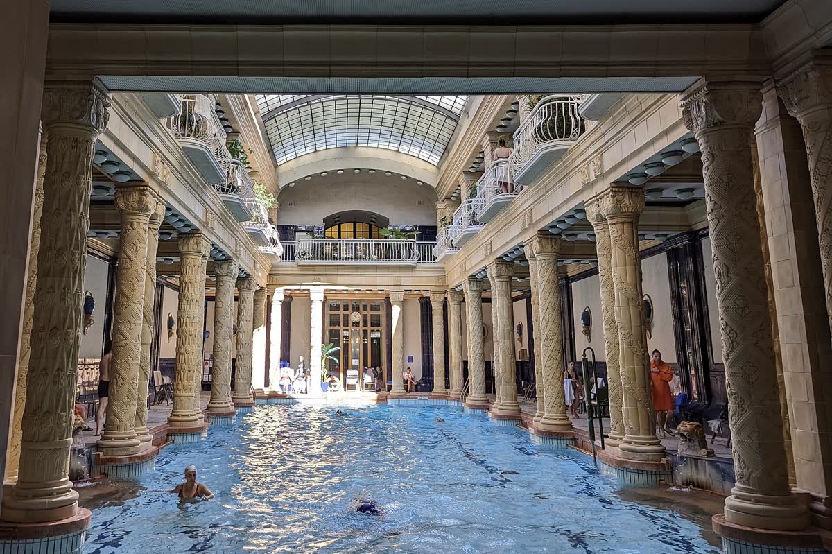 Gellert Thermal Bath, Hungary hot spring in Hungary