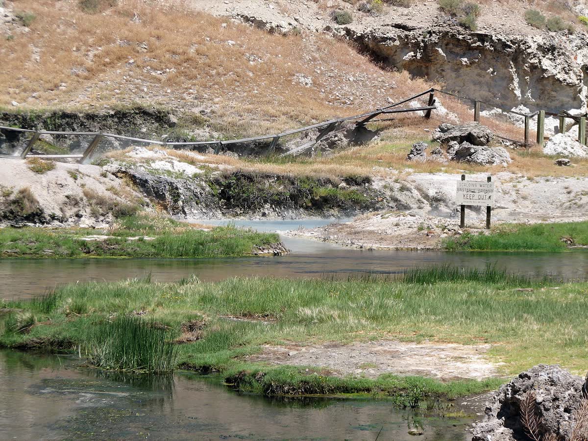 Travertine Hot Springs, California hot spring in United States